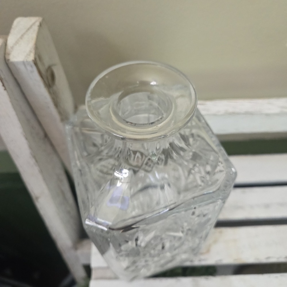 Vintage Cut Crystal Square Decaner With Faceted Stopper 9.5 inch - Picture 8 of 15